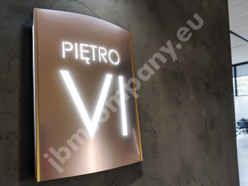 Tablice z numerem piętra podświetlane, tablice piętrowe świecące, cyfry na piętra świecące