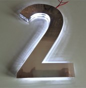 logo led na recepcji