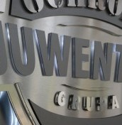 małe podświetlane logotypy