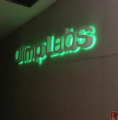 małe podświetlane literki i cyferki