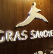 logo led na recepcji