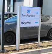 Pylon kierunkowy dojazdowy