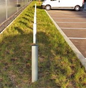 Słupki, tabliczki parkingowe na wymienną treść