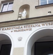 logo napisy na elewacje ze stali aluminium plexi