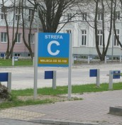 Pylon określający strefy parkingowe