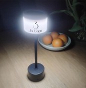 lampka świecąca z numerem stolika