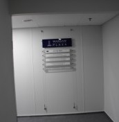 Tablica informacyjna  z kieszeniami na kartki drukowane z drukarki